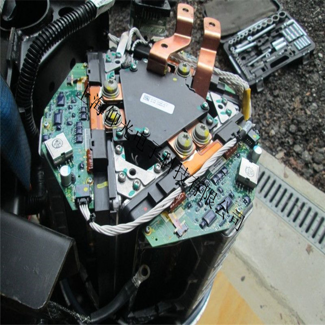 ��˹�� Tesla늄���܇��������Ҋ���U�z���۔�Ĺ��ϙz��